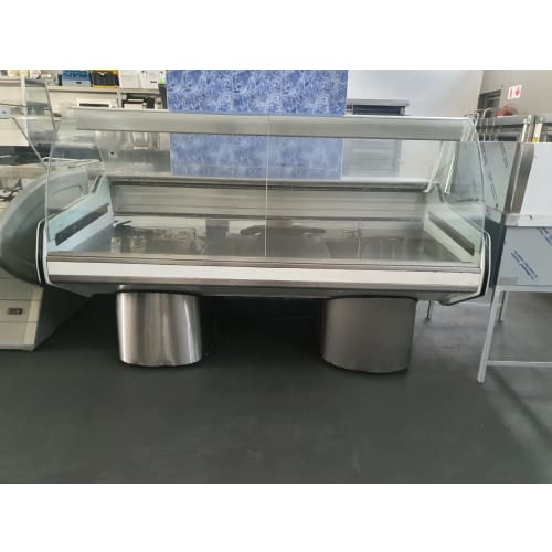 Deli Curved Glass 2 m Used Sh491